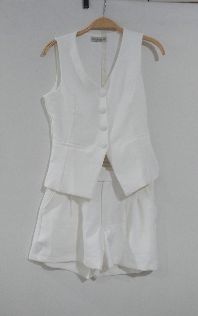 03FRM24773 CONJ SHORT + CHALECO